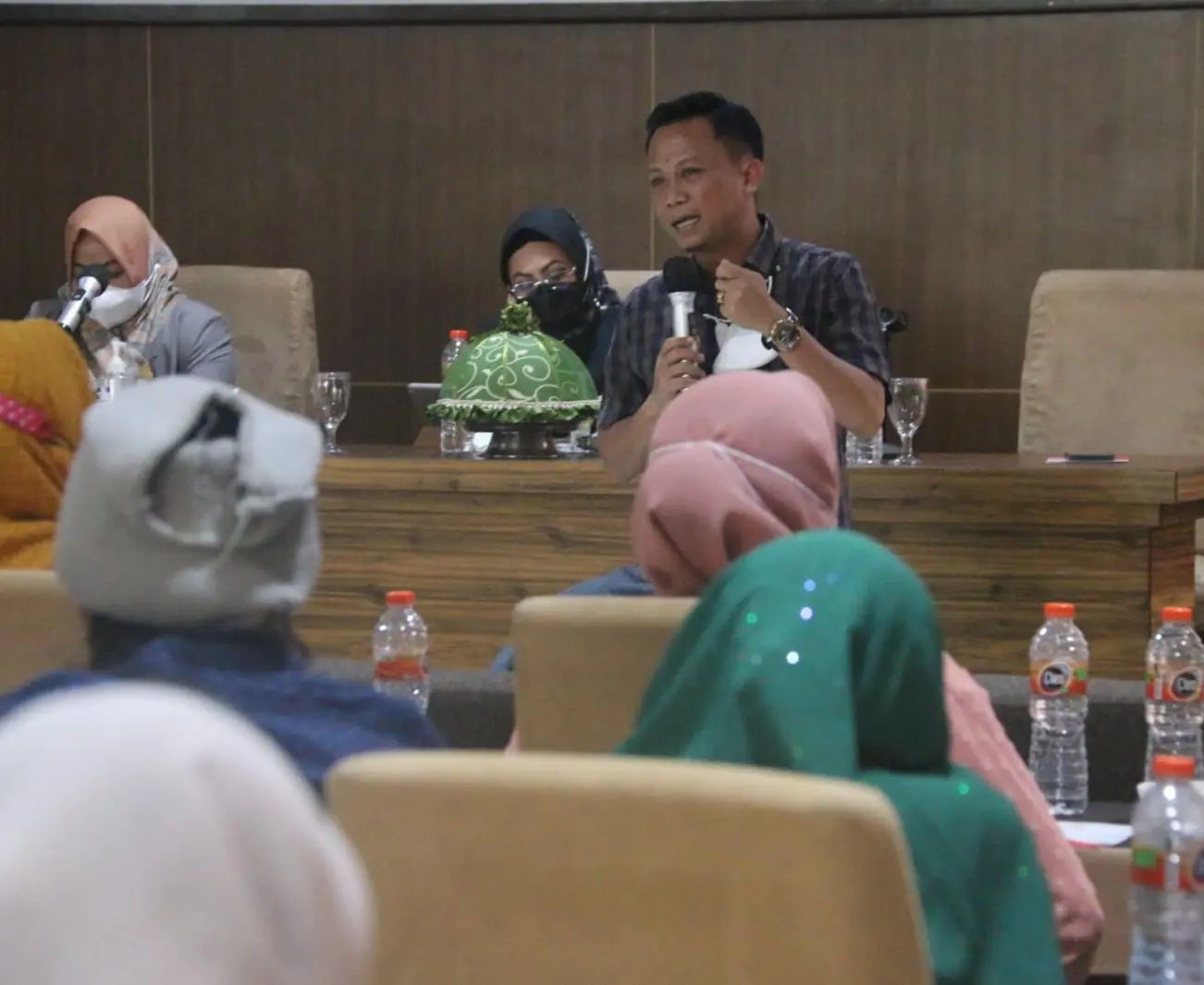 Jadi Narsum pada Sosper Anggota Dewan, Camat Tallo Paparkan Tentang Tanggung Jawab Sosial Perusahaan