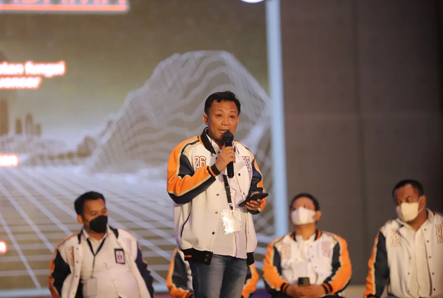 Inovasi Teras Buloa Diperkenalkan Camat Tallo pada Rakorsus 2022