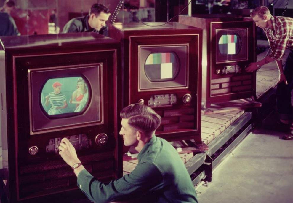 Sejarah Televisi Berwarna, Pertama Kali Diproduksi 68 Tahun lalu