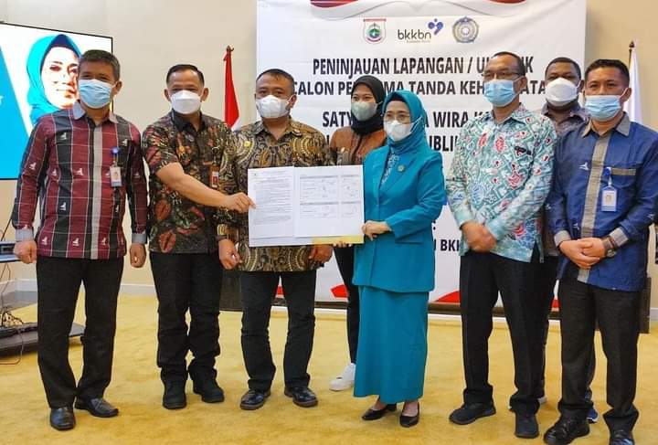 Ketua TP PKK Bersama Ketua DPRD Sulbar Terima Kedatangan Tim Setmilpres dan BKKBN