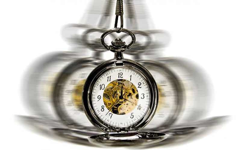 Dua Pria Ngaku Intel Hipnotis Nenek 70 Tahun, Cincin Emas pun Dibawa Kabur