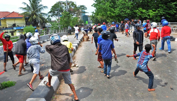 Melintas di Lokasi Tawuran, Pasutri Dianiaya dan Istrinya Disandera