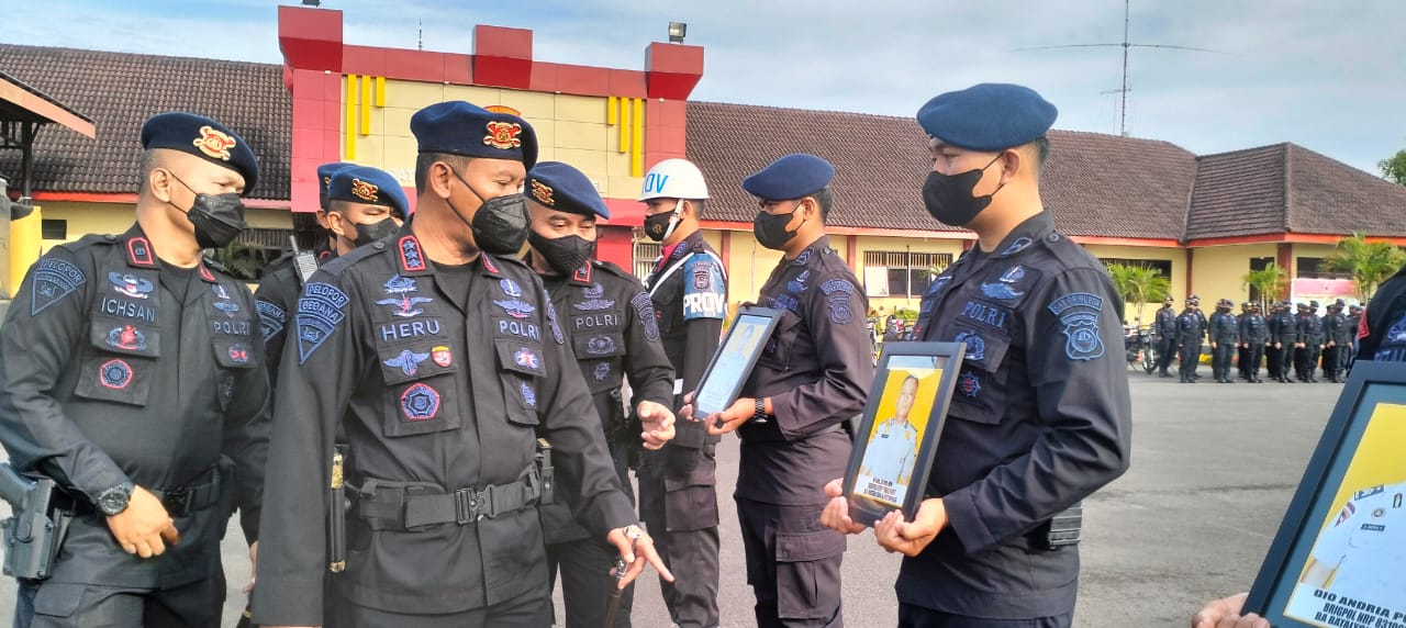 Terlibat Narkoba dan Penipuan, Lima Anggota Brimob Polda Sulsel Dipecat 