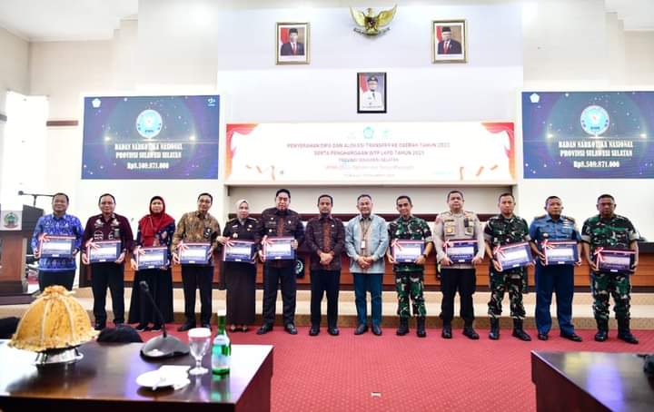 Jokowi Serahkan DIPA dan TKDD Sulsel TA 2023, Nilainya Rp52,77 Triliun