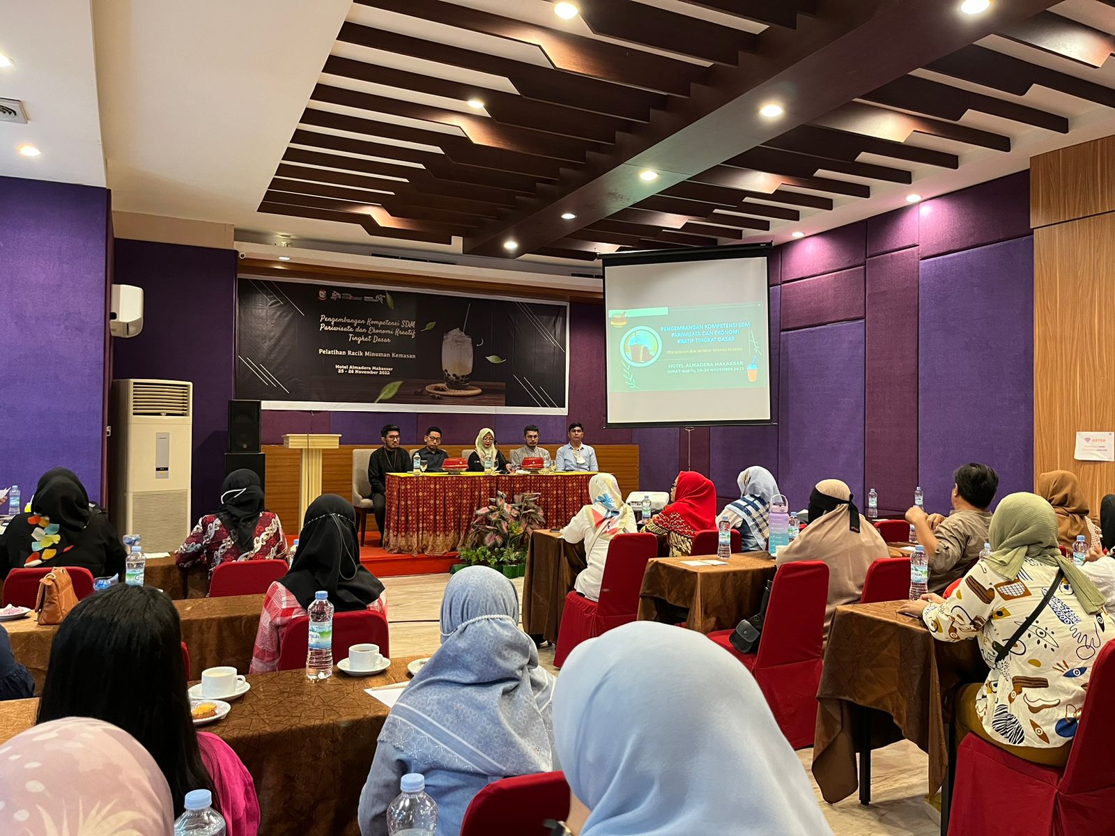 Adakan Pelatihan Racik Minuman Kemasan, Cara Dispar Dukung Peningkatan Perekonomian Kota Makassar