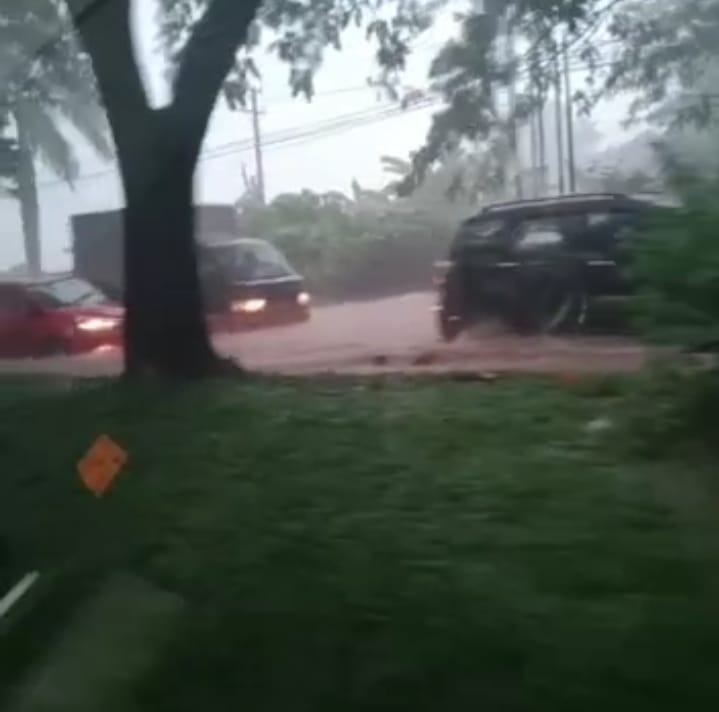 Hujan Deras di Makassar, Bandara Sultan Hasanuddin hingga Mapolda Sulsel Terendam Banjir 