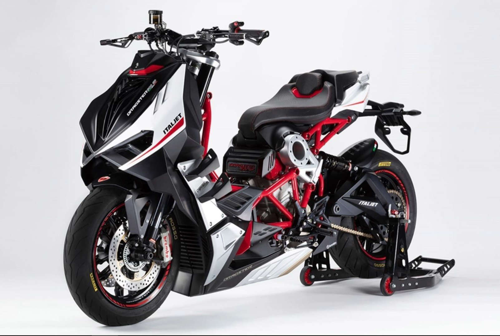 Italjet Dragster 500GP Meluncur, Bebek Jahat Bertampang Eksotik