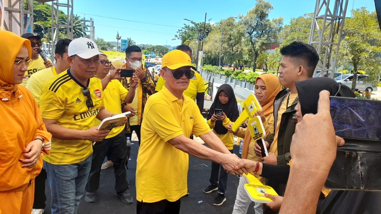 Ribuan Masyarakat Ikuti Jalan Sehat Partai Golkar Sulbar, Aras Sampaikan Terima Kasih