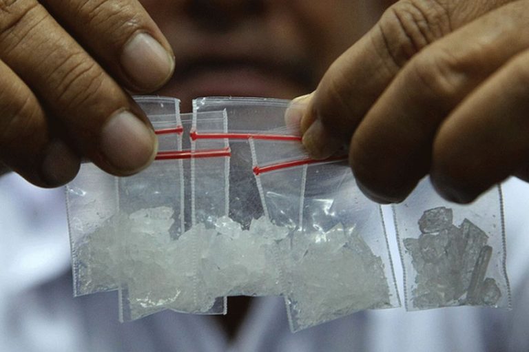 Polisi di Sulut Nyambi Jadi Pengedar dan Pemakai Sabu  