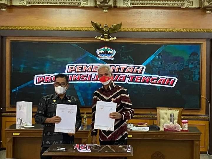 Akmal dan Ganjar Teken MoU Terkait Upaya Peningkatan Kesejahteraan Masyarakat