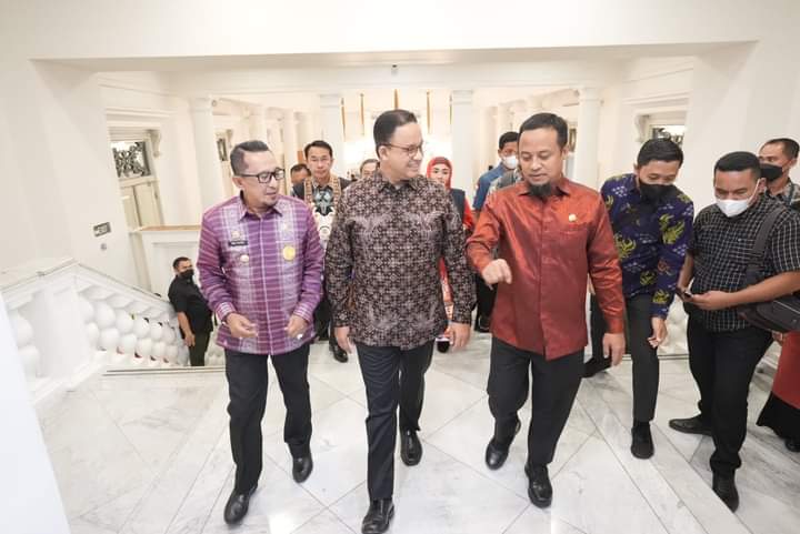 Andi Sudirman dan Anies Teken MoU Terkait Pengembangan Potensi Daerah dan Peningkatan Pelayanan Publik