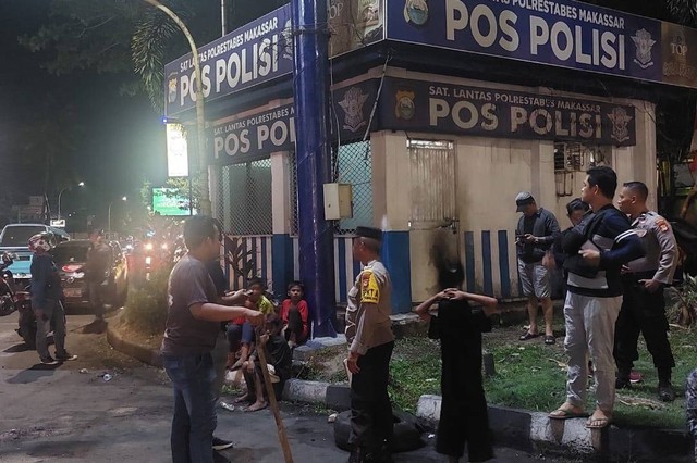Pos Polisi di Makassar Dilempari Bom Molotov, Diduga karena Tragedi Kanjuruhan 