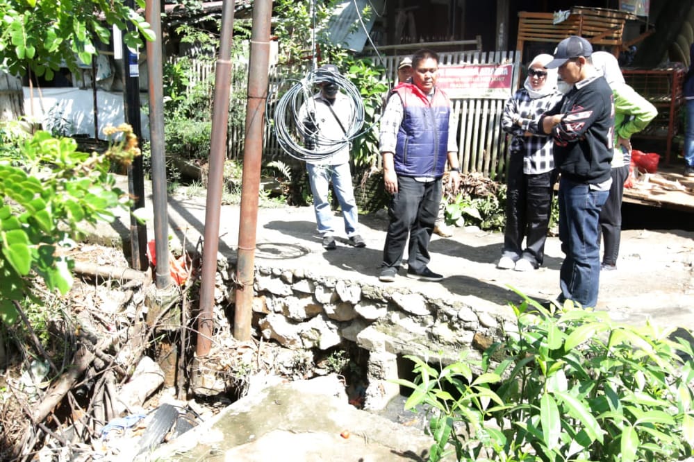 Tinjau Kawasan Rawan Banjir di Manggala, Wawali Fatma Soroti Penyempitan Aliran Air