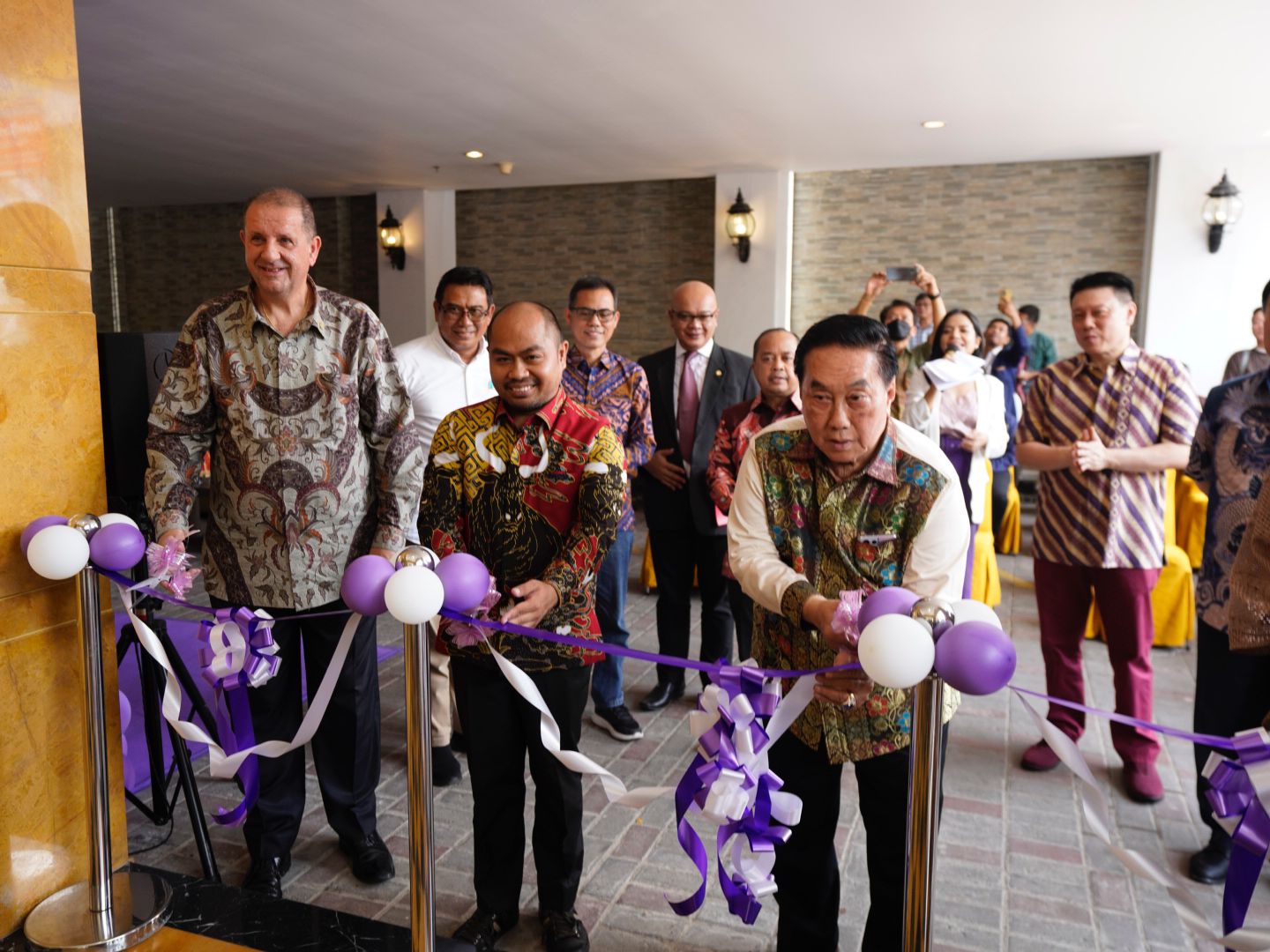 Terus Dukung Kemajuan Potensi Wisata, Kadispar Buka Grand Opening of Swiss-belCourt Makassar