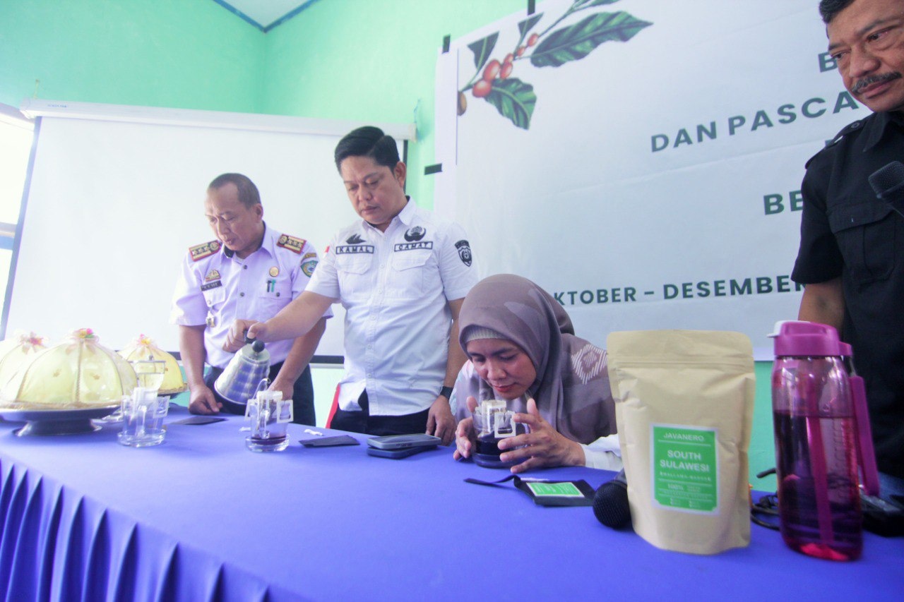 Lakukan Bimtek Petani Kopi di Mallawa, Pemkab Maros dan Javanero Optimis Tembus Pasar Internasional