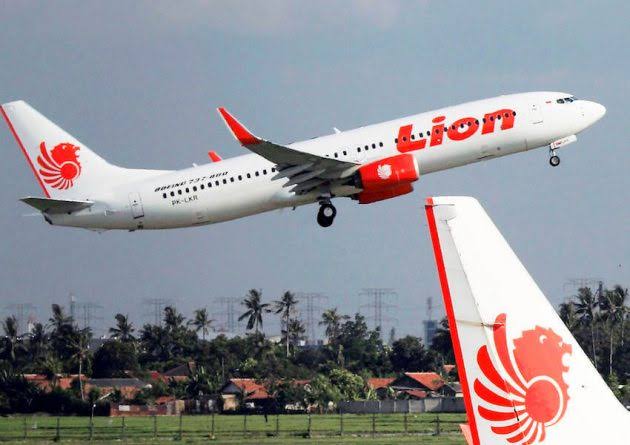 Pesawat Lion Air Mendarat Darurat Setelah Mesin Bermasalah saat di Udara 