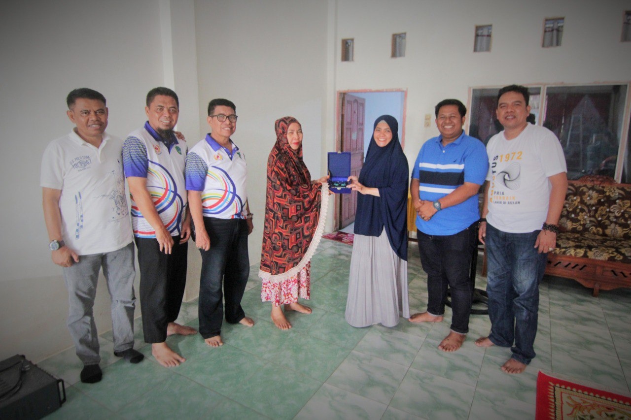 Kembali Datangi Kontingen, Wabup Maros Disambut Kabar Raihan Emas Bridge