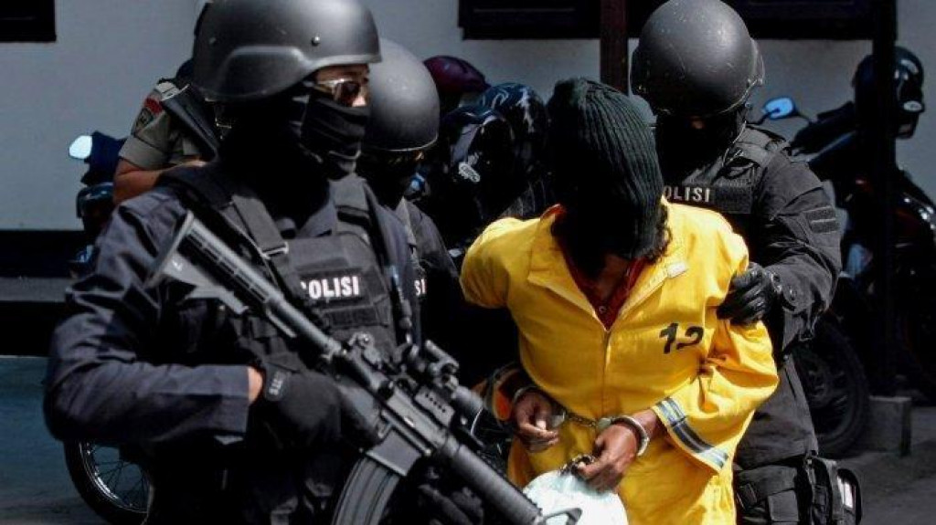 Guru SD di Sampang Ditangkap Densus 88, Diduga Jadi Teroris 