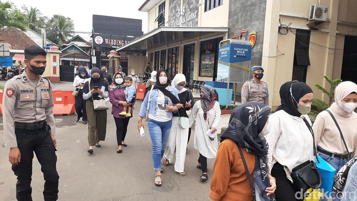 Kesal Uang Arisan tak Kunjung Kembali, Rumah Mahasiswi di Tasikmalaya Digeruduk Emak-emak