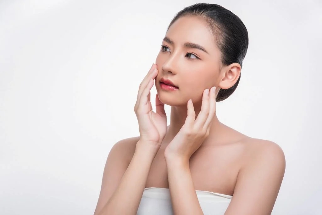 7 Penyebab Wajah Asimetris, Salah Satunya Kebiasaan Sehari-hari