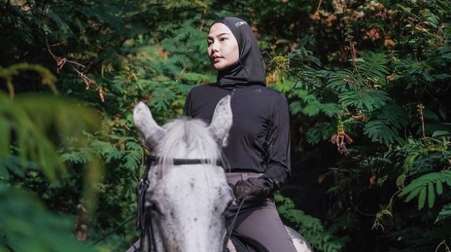 Uangnya Kecurian Hingga Rp789 Juta, Nama Dara Arafah Jadi Trending Topik