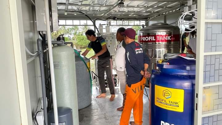 Warga Desa Mattiro Tasi Pinrang Kini Sudah Bisa Nikmati Air Siap Minum