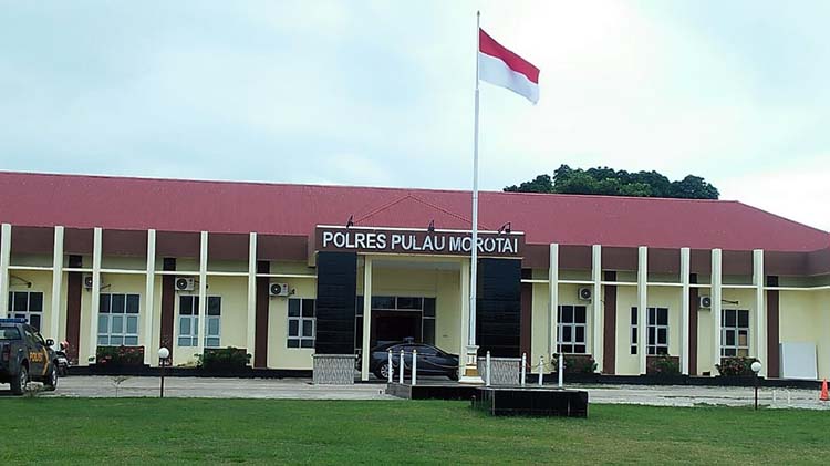 Kepsek SD Cabul di Morotai, Berulang Kali Setubuhi Muridnya di Belakang Sekolah