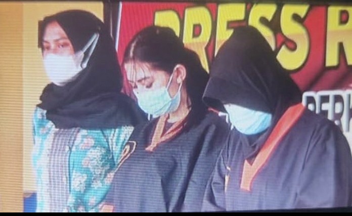Dua Perempuan Cantik Terlibat Prostitusi Online, Satu Sudah Suami dan Anak, Satunya Lagi Hamil 7 Bulan Tanpa Diketahui Ayahnya