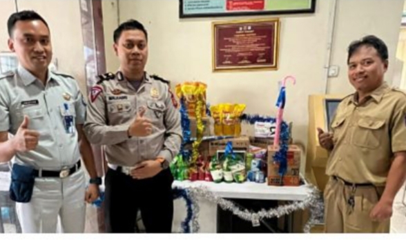 Ulang Tahun Lalu Lintas ke-67, Samsat Pangkep Bagi-bagi Hadiah