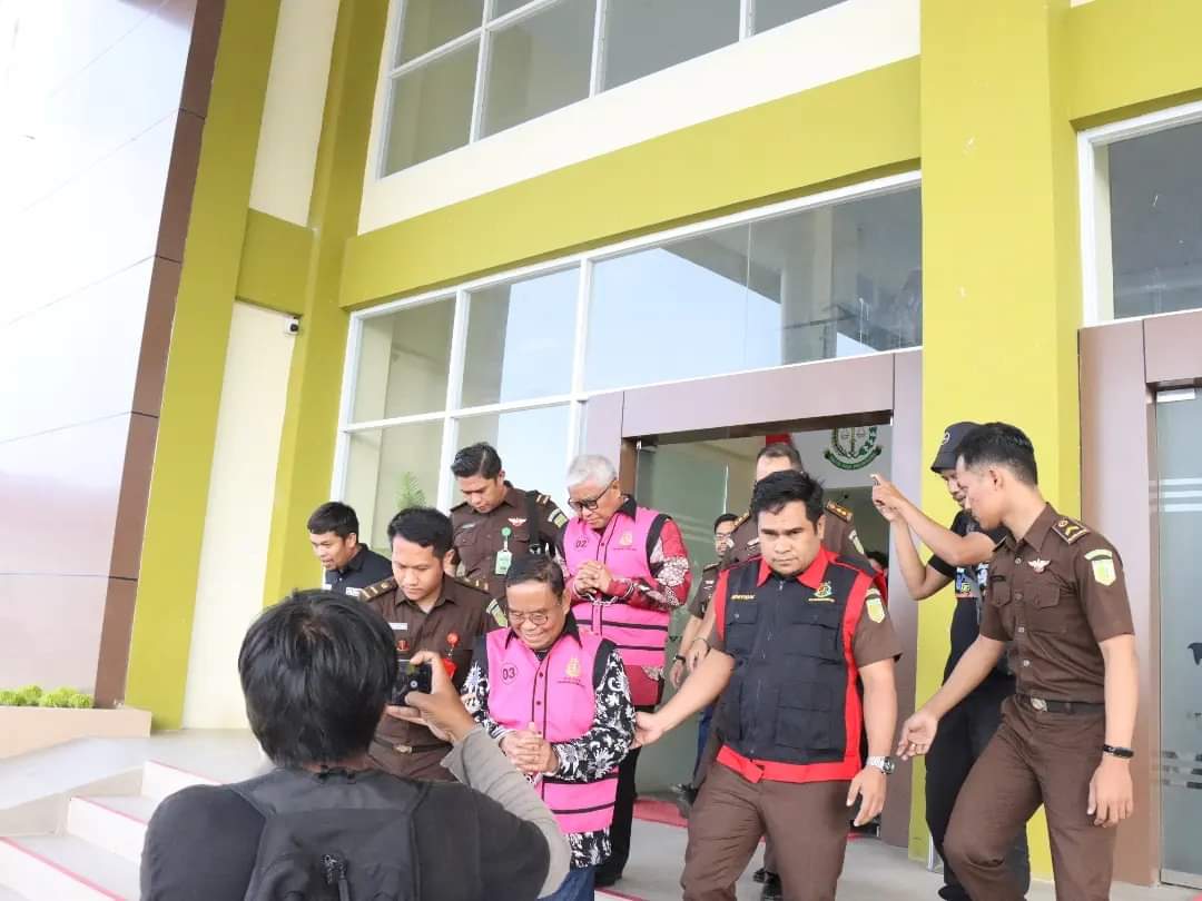 Mantan Rektor-Warek Unsulbar Jadi Tersangka Korupsi Pengadaan Peralatan Laboratorium Terpadu, Langsung Ditahan di Rutan Mamuju