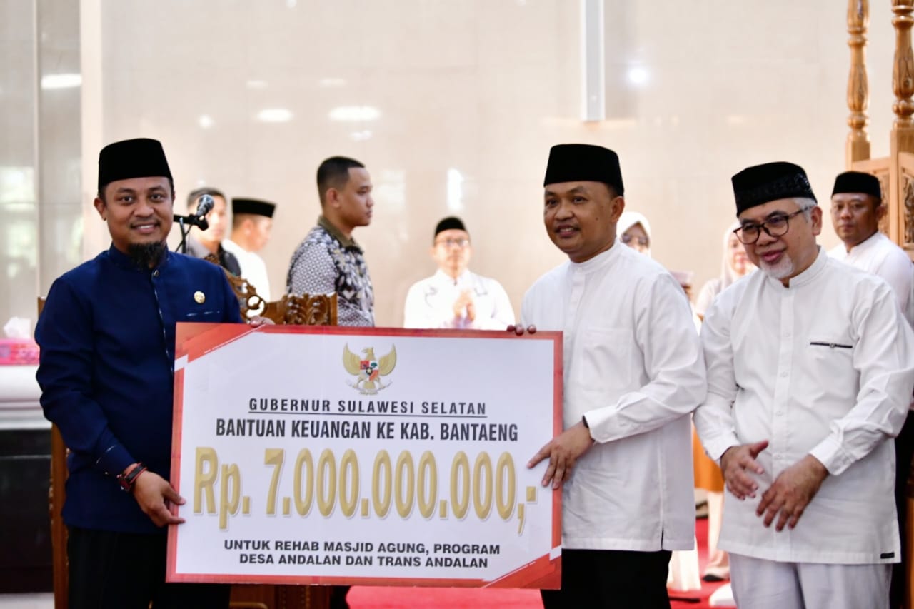 Gubernur Sulsel Kembali Gelontorkan Rp7 Miliar Bantuan Keuangan untuk Bantaeng