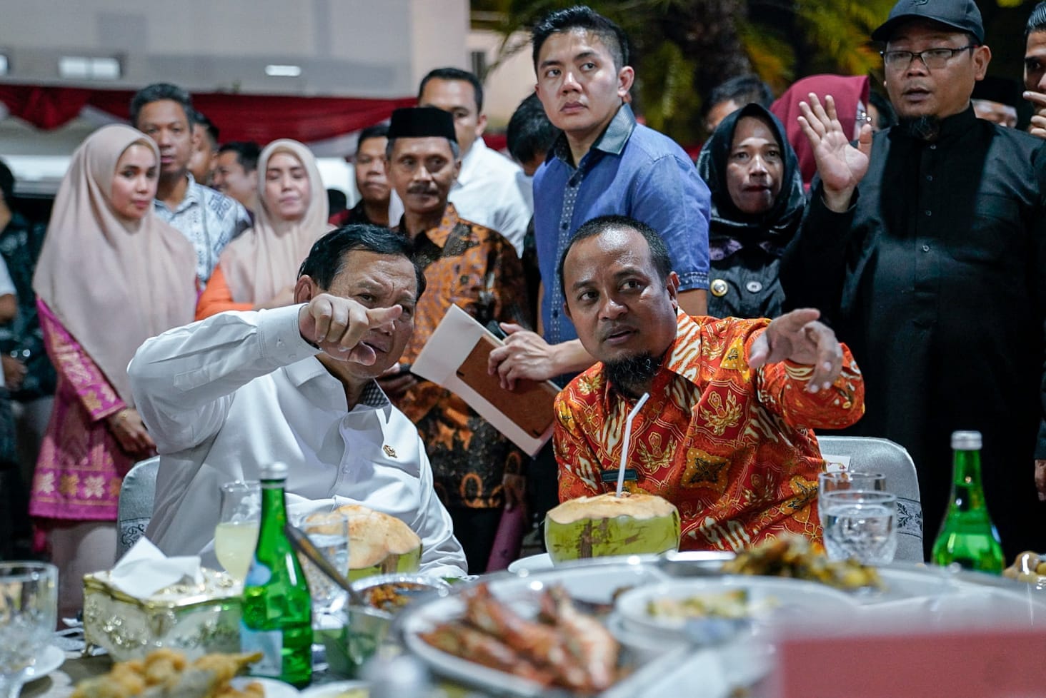 Gubernur dan Menteri Pertahanan Makan Malam Bersama 2.000 Kepala Desa dan Lembang se-Sulsel
