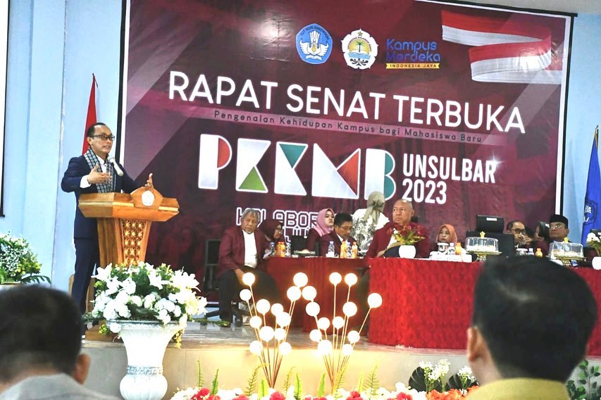 Hadiri PKKMB Unsulbar, Pj Gubernur Berikan Motivasi 3.000 Mahasiswa Baru