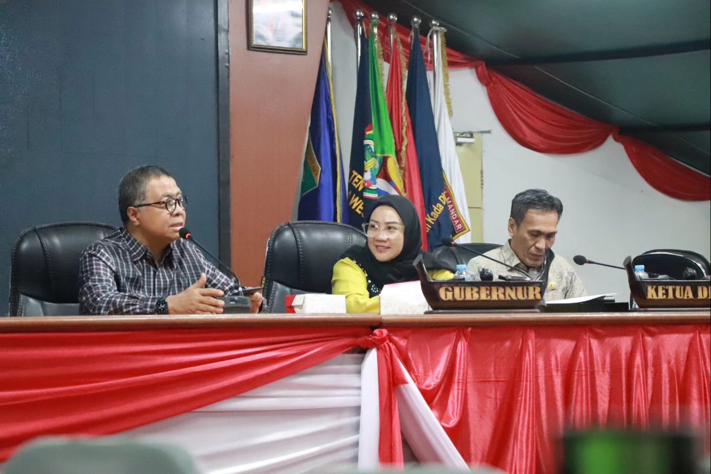 DPRD Sulbar Gelar Rapat Banggar Bersama TAPD
