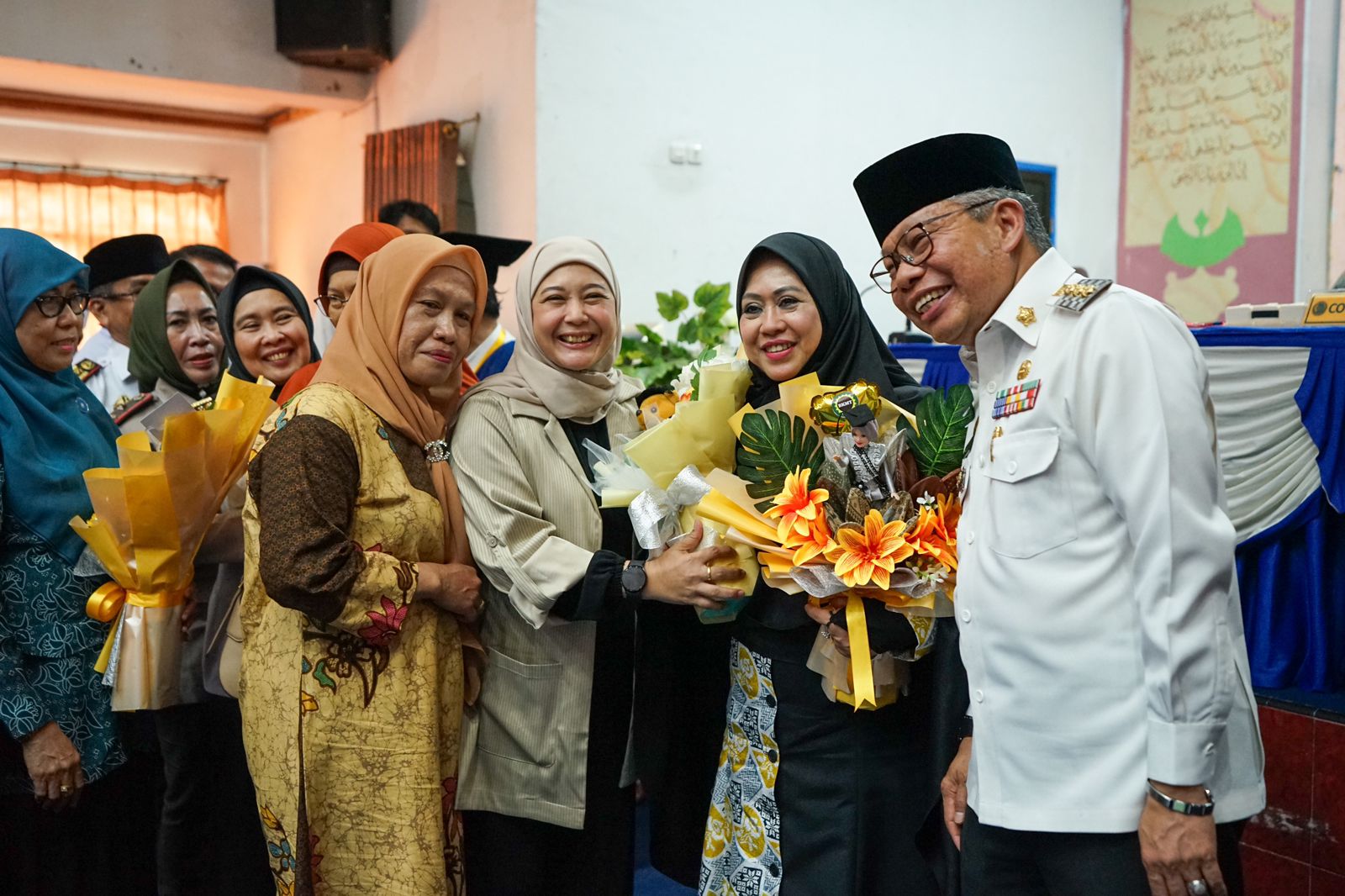 Wali Kota Parepare Taufan Pawe Setia Dampingi Istri Ikuti Sidang Promosi Doktor 