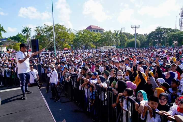 Jalan Sehat Anti Mager di Parepare, Andi Sudirman Serahkan bantuan Bibit, UMKM hingga Guru dan Siswa Berprestasi