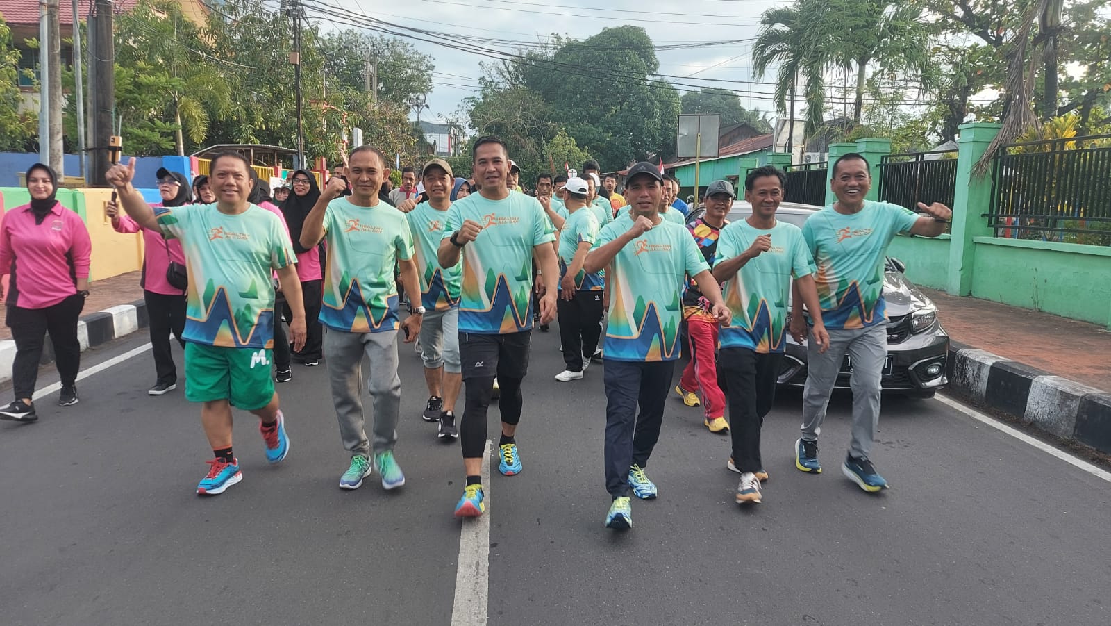Sambut HUT Kemerdekaan, Healthy All Day Parepare Jogging Pagi Bersama Kapolres, Ribuan Masyarakat Turut Serta 