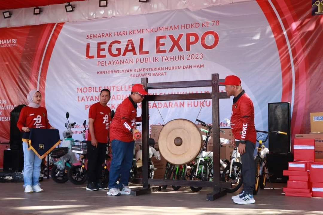 Sekda Buka Legal Expo Pelayanan Publik Kemenkumham Sulbar