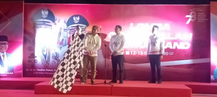 Semarak Gerak Jalan HUT Kemerdekaan Malam Kedua Dilepas Resmi Ketua DPRD Parepare 