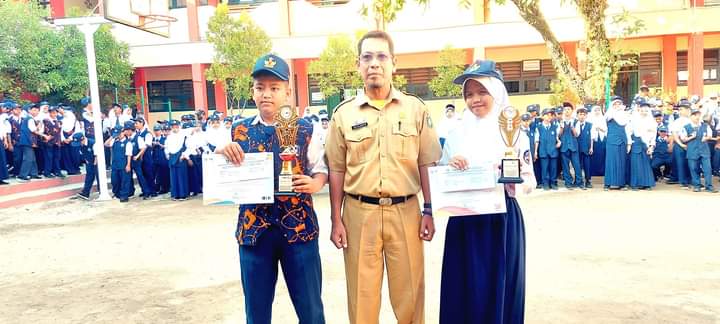 Membanggakan Sekolah, SMPN 10 Parepare Beri Penghargaan Siswa Juara O2SN dan FLS2N