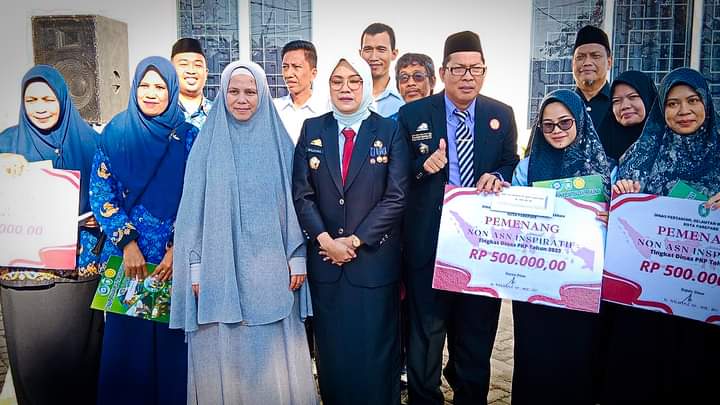 Semarak HUT Kemerdekaan, DPKP Parepare Anugerahi Penghargaan ASN dan Non ASN Terinspiratif