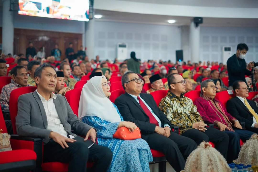 Pj Gubernur, Pimpinan DPRD hingga Tokoh Masyarakat Sulbar Hadiri Sidang Promosi Doktor Legislator Amalia Aras