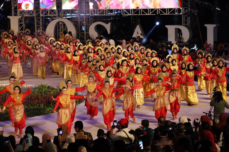 250 Siswi SMP Makassar Tampilkan Tari Pa