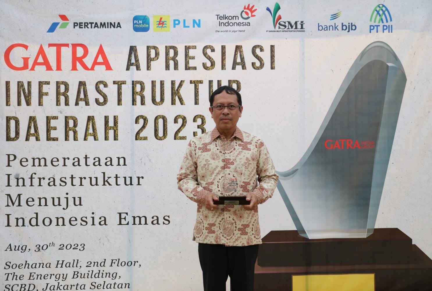 Pemkot Makassar Raih Penghargaan Infrastruktur Penunjang Fasilitas Publik Terbaik