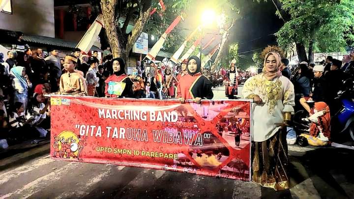 Gerak Jalan dan Marching Band Gita Taruna Wibawa SMPN 10 Parepare Partisipasi Semarakkan HUT Kemerdekaan