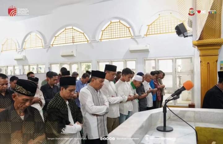 Salat Gerhana Berjamaah, Wali Kota Berharap Tanda-tanda Alam Dapat Meningkatkan Ketaqwaan