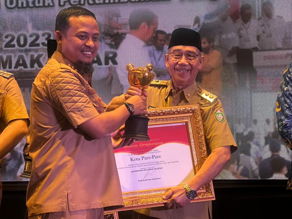 Gubernur Sulsel Beri Penghargaan Parepare Atas Komitmen Tinggi Perencanaan Pembangunan Responsif Gender, Anak dan Disabilitas