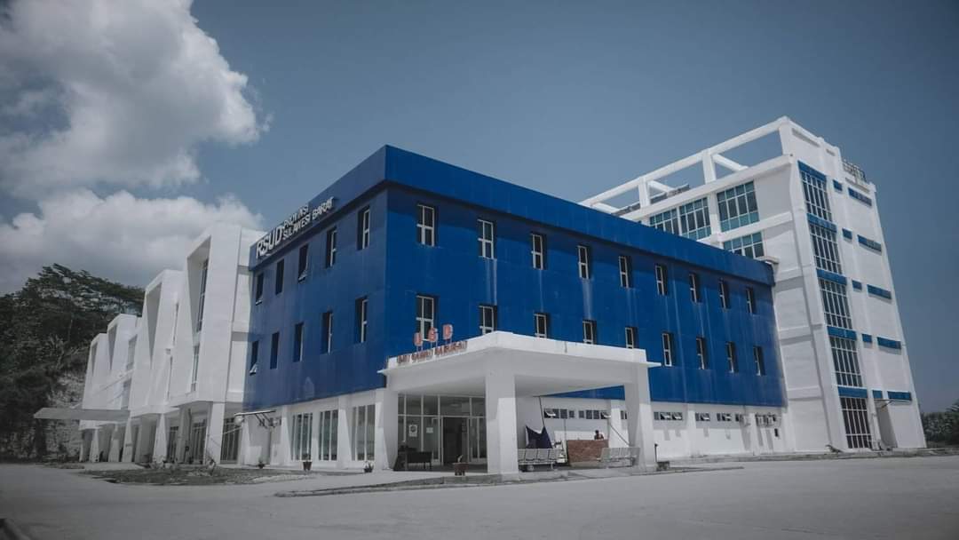 Terkait Pasien Terlantar, Direktur RSUD Provinsi Sulbar Minta Maaf dan Segera Evalusi