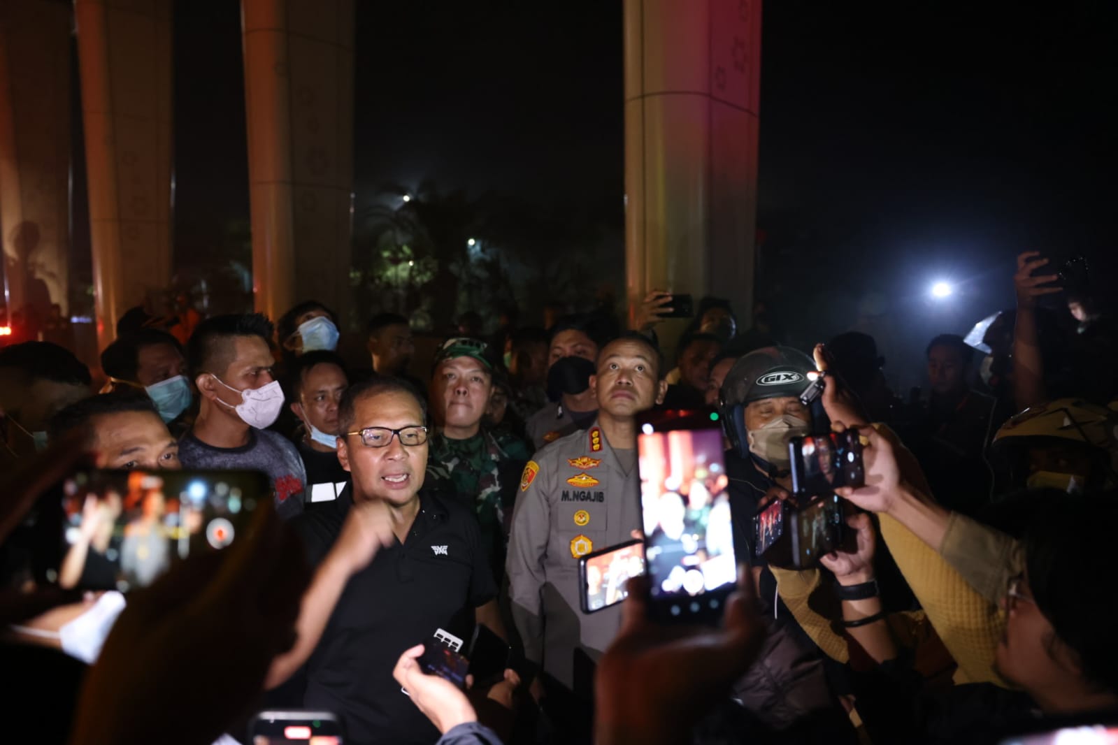 Danny Pomanto Janji Pemkot Makassar Tanggung Biaya Pengobatan Korban Kebakaran TSM