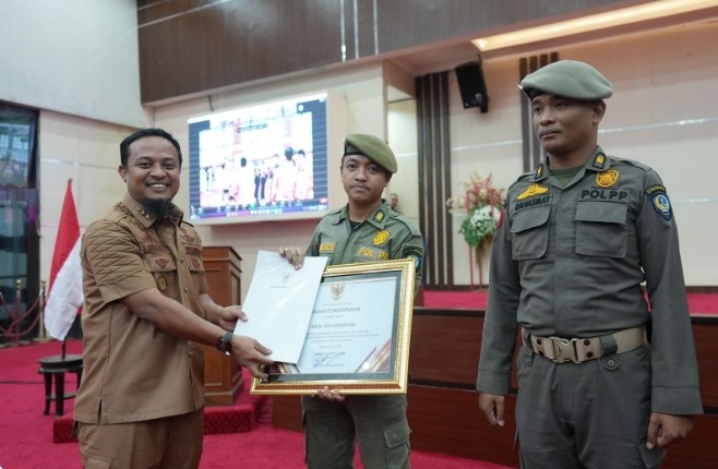 Amankan OTK yang Bawa Senpi, 3 Personil Satpol PP Dapat Penghargaan dari Gubernur